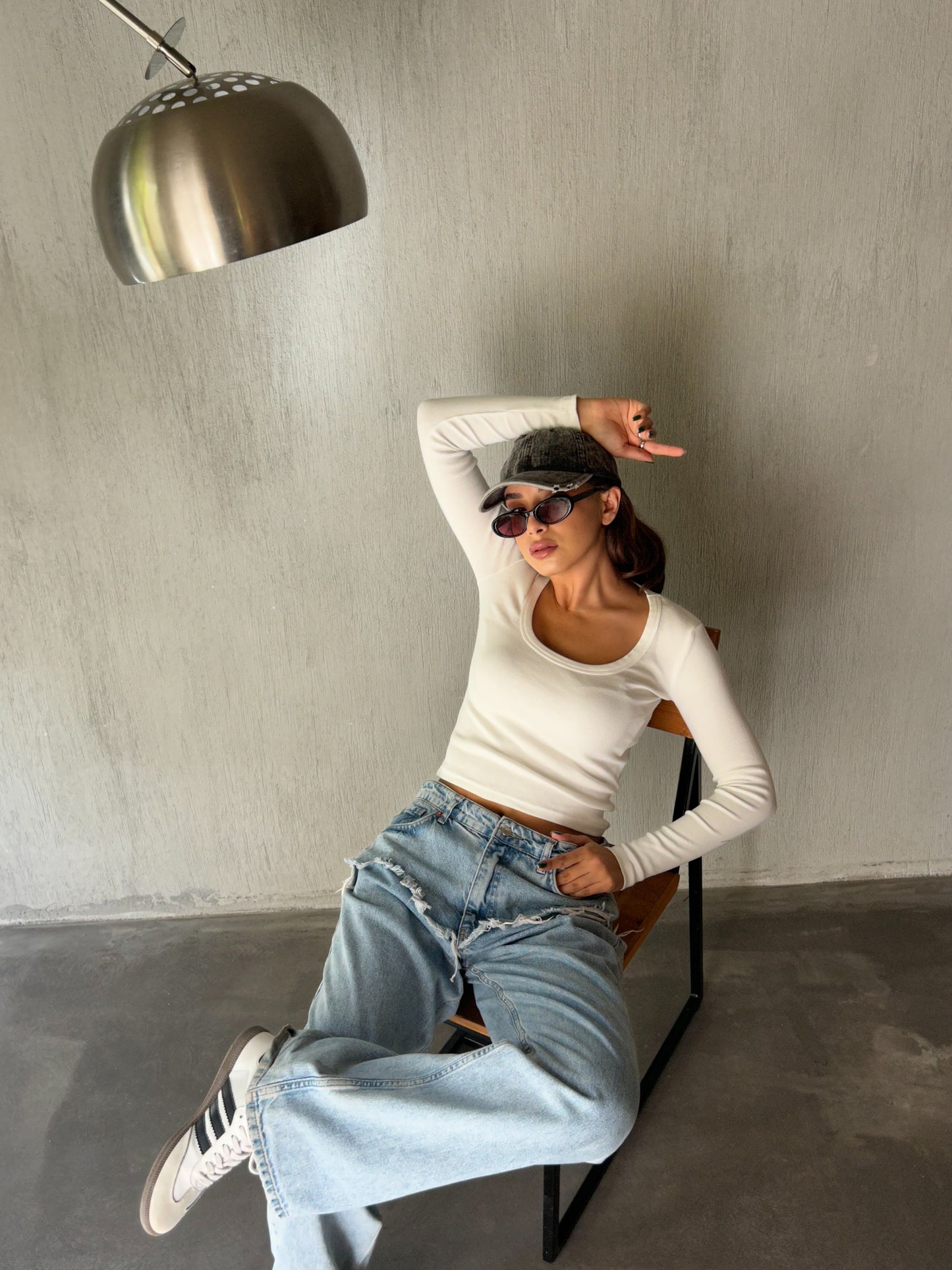 Bluzka z okrągłym dekoltem - biała