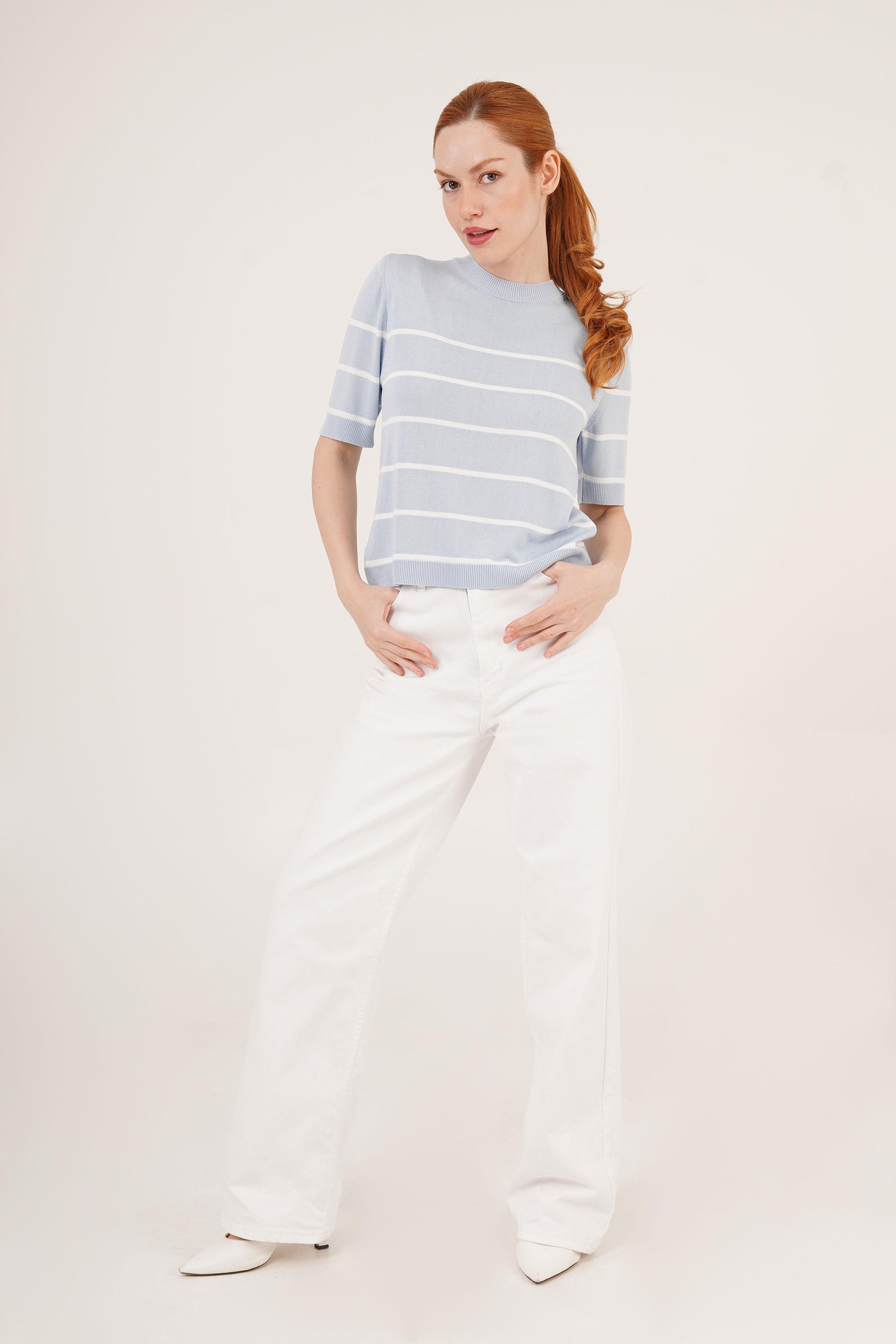 Bluzka na krotki rekaw w paski - baby blue