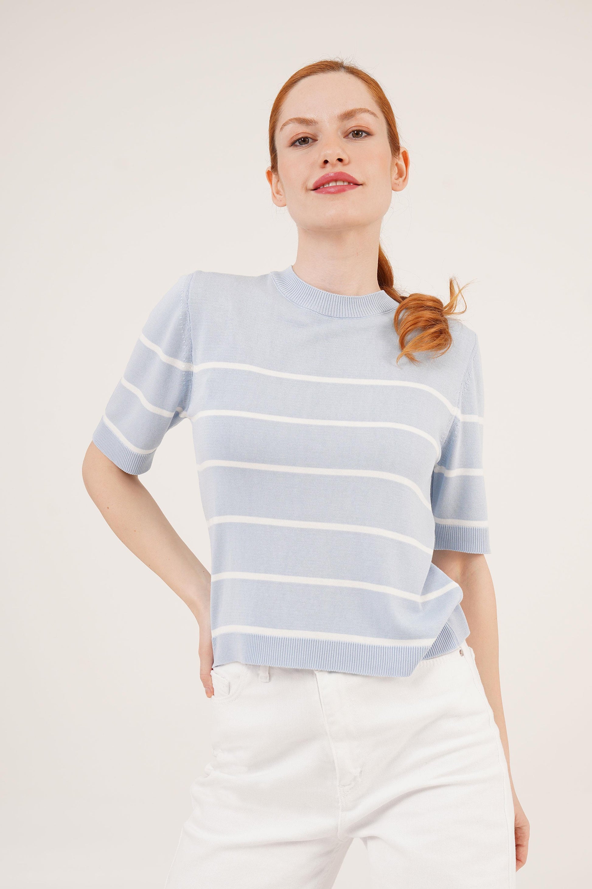 Bluzka na krotki rekaw w paski - baby blue