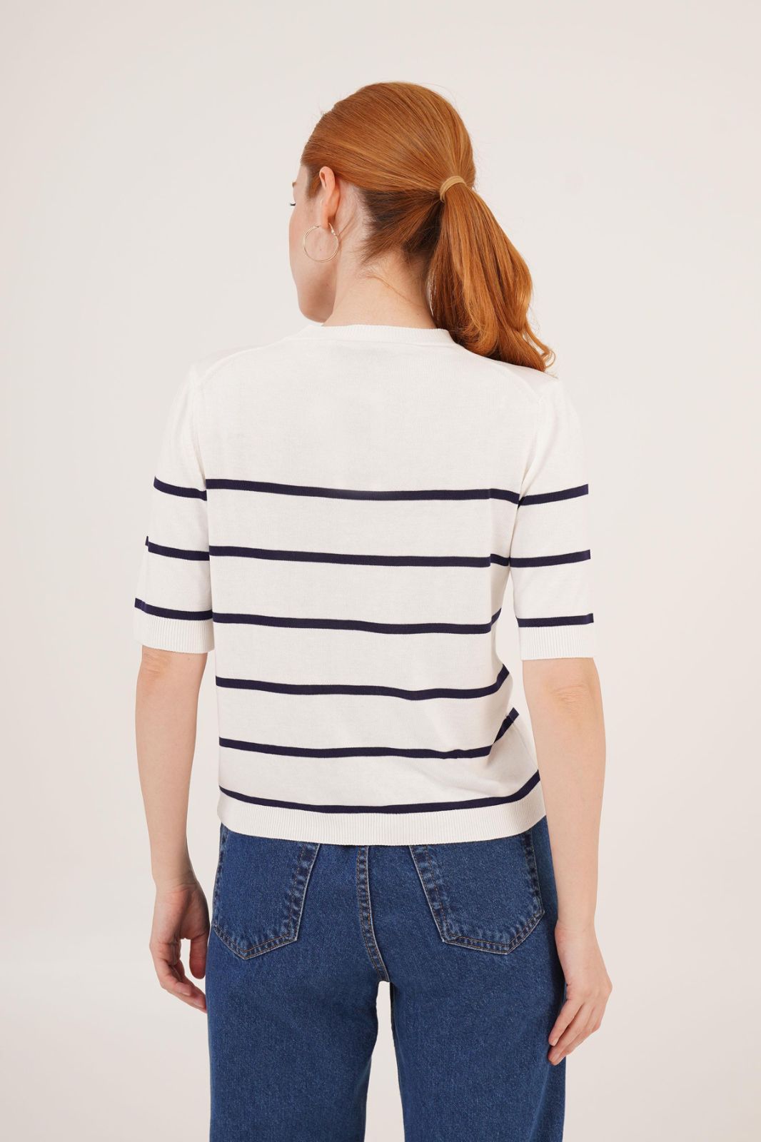 Bluzka na krotki rekaw w paski - biala