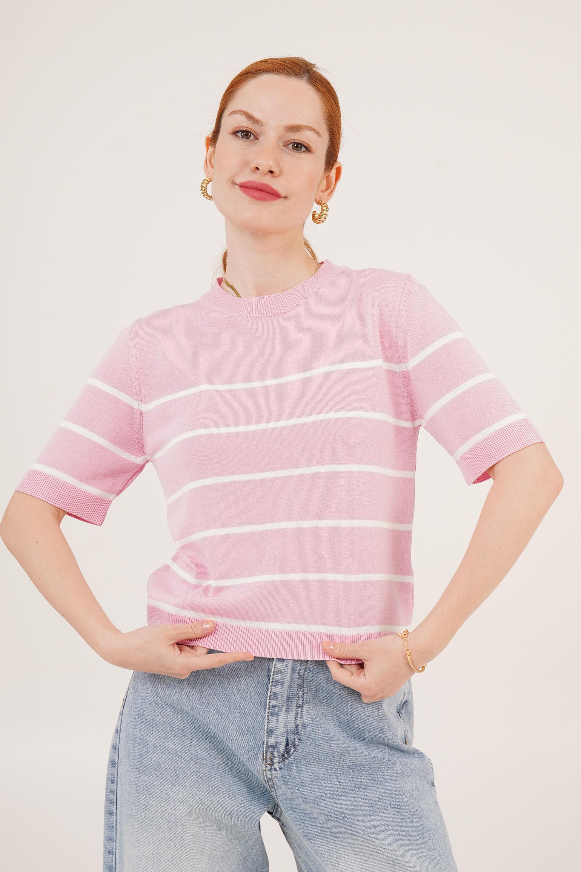 Bluzka na krotki rekaw w paski - rozowa