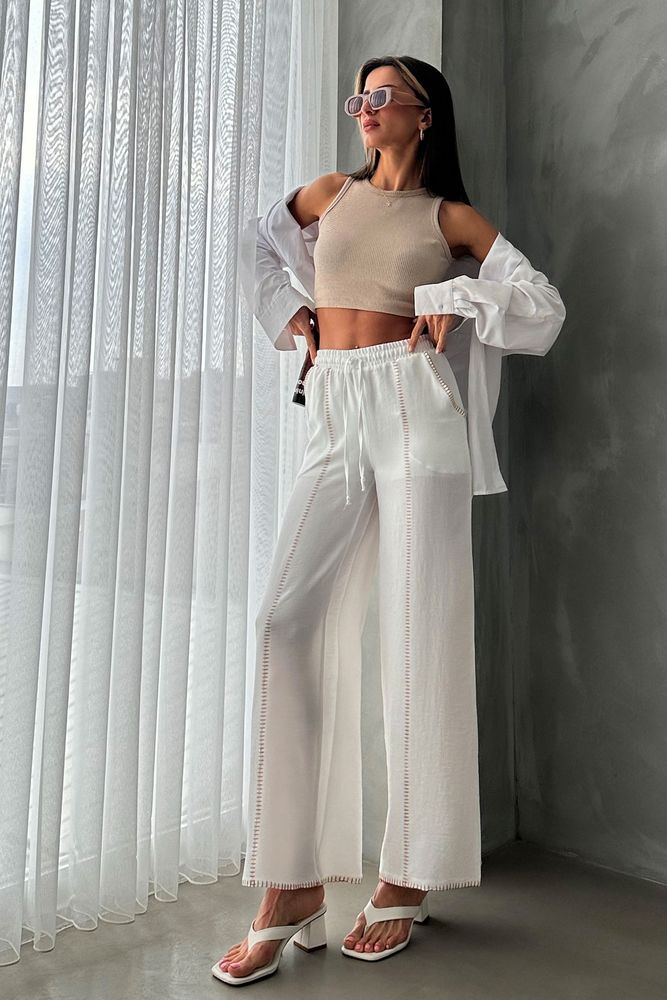 Spodnie_lniane_z_haftem_-_biale