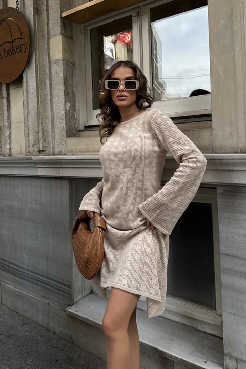 Sukienka z odkrytymi plecami - bezowa 