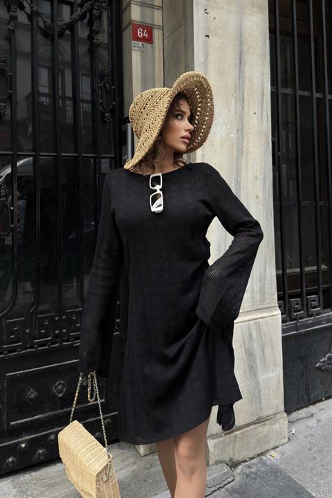 Sukienka z odkrytymi plecami - czarna