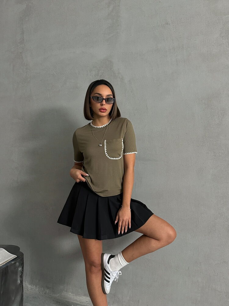 T-shirt z haftem - khaki
