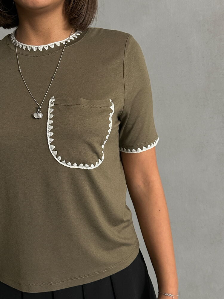 T-shirt z haftem - khaki